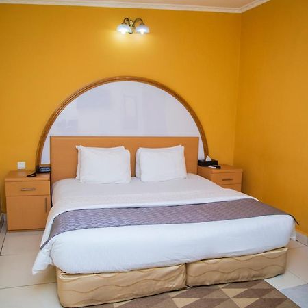 Airside Hotel Accra Bagian luar foto
