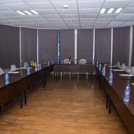 Airside Hotel Accra Bagian luar foto