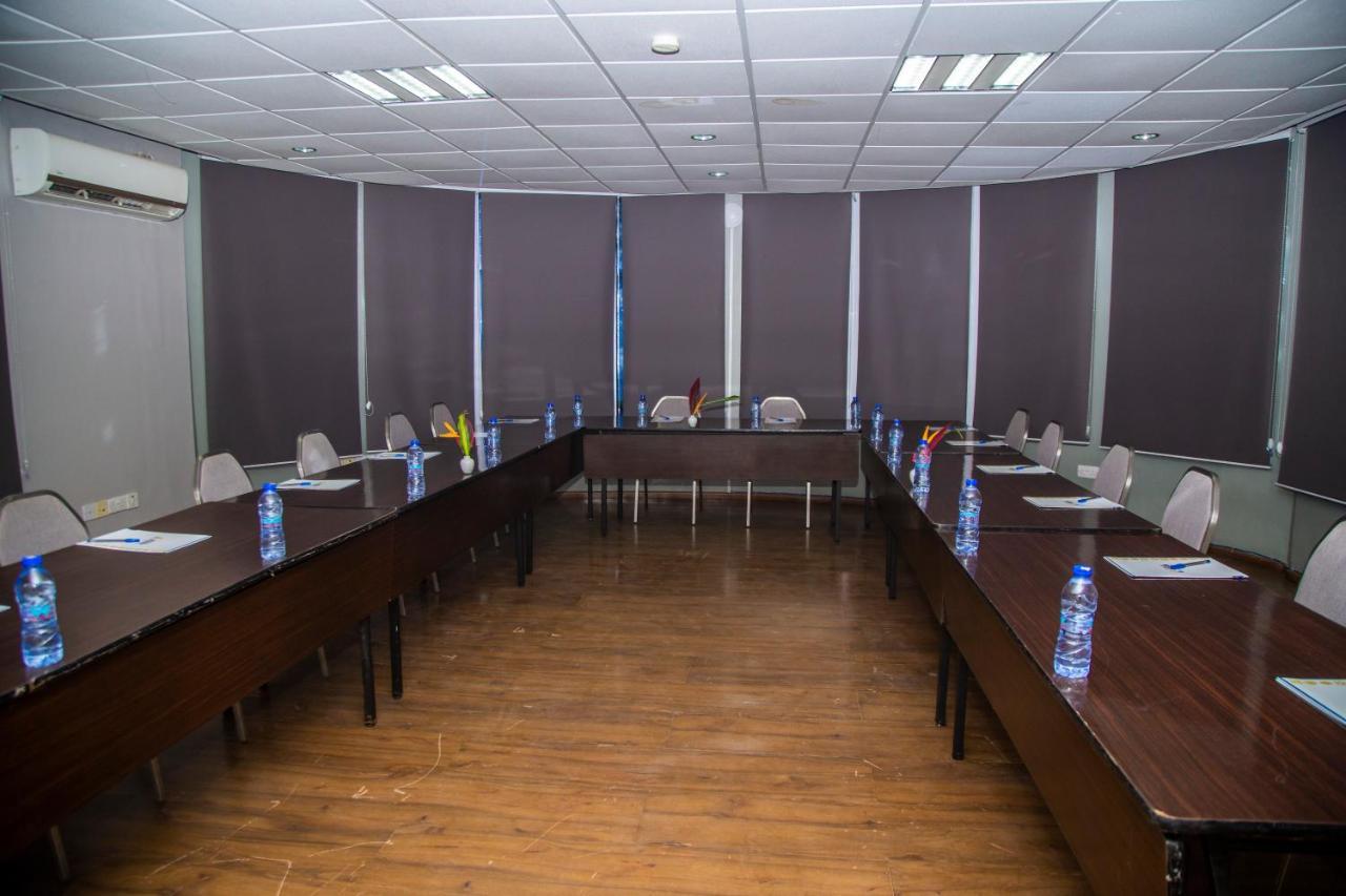 Airside Hotel Accra Bagian luar foto