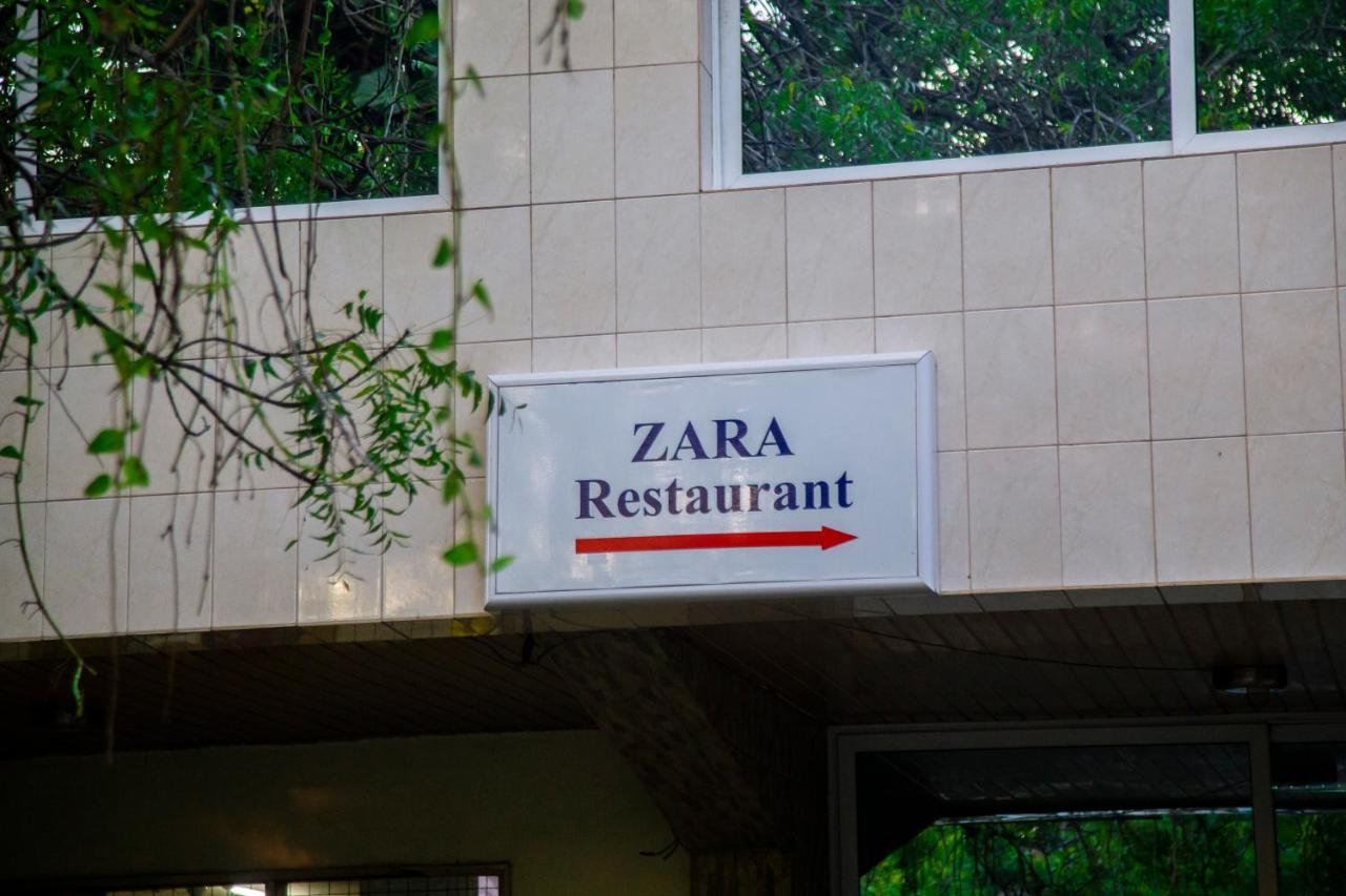 Airside Hotel Accra Bagian luar foto