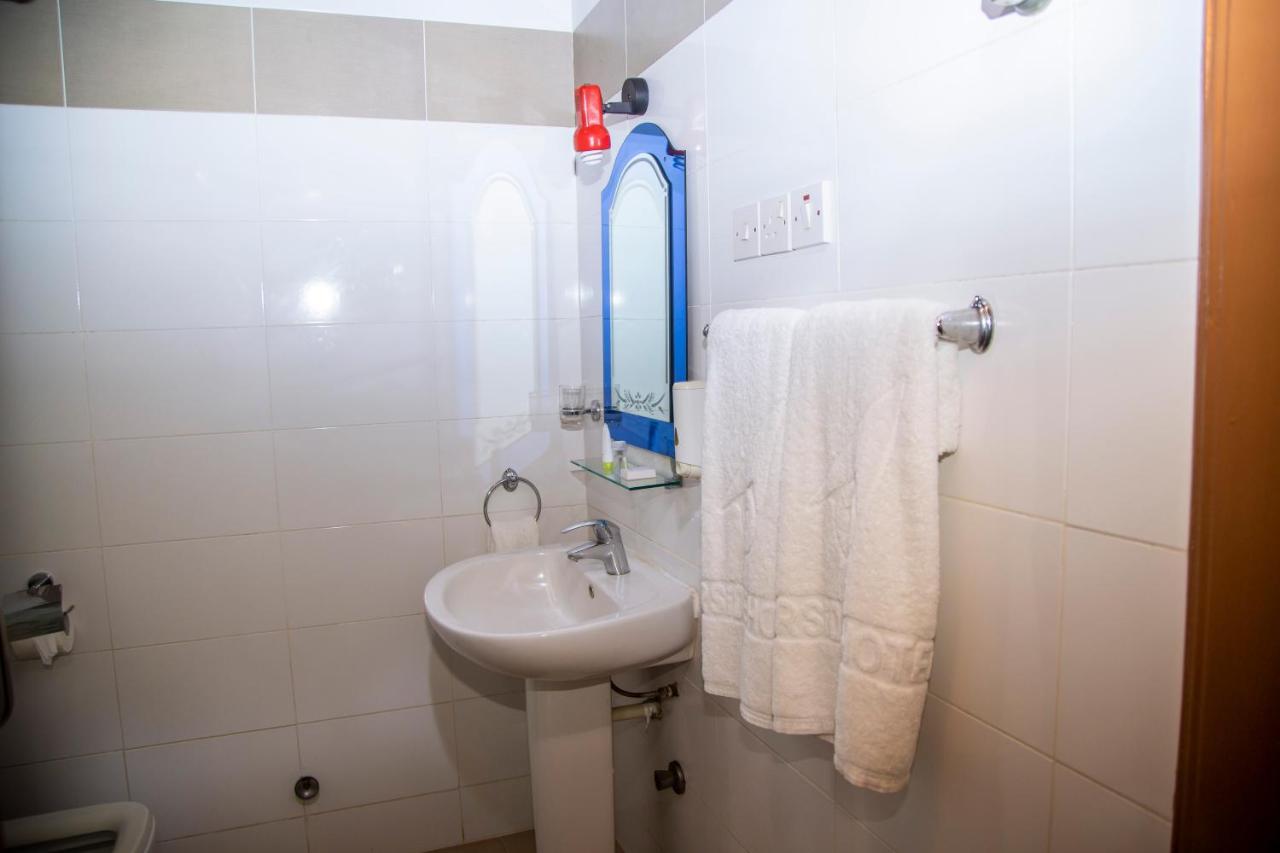 Airside Hotel Accra Bagian luar foto