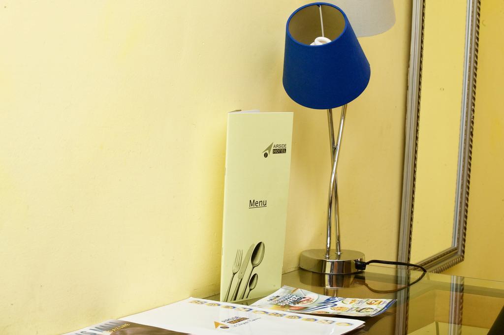 Airside Hotel Accra Bagian luar foto