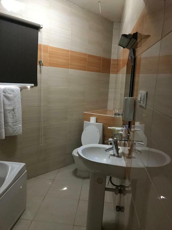 Airside Hotel Accra Bagian luar foto
